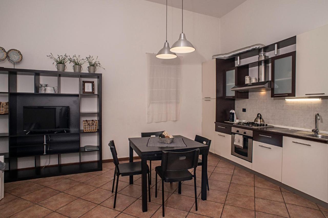 Cortile Del Forno Nel Centro Storico Apartamento Arona Exterior foto