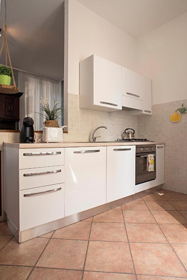 Cortile Del Forno Nel Centro Storico Apartamento Arona Exterior foto