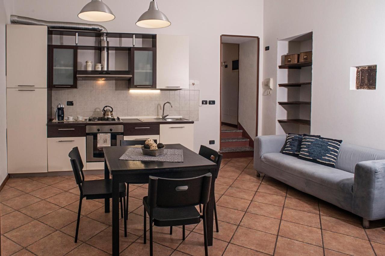 Cortile Del Forno Nel Centro Storico Apartamento Arona Exterior foto