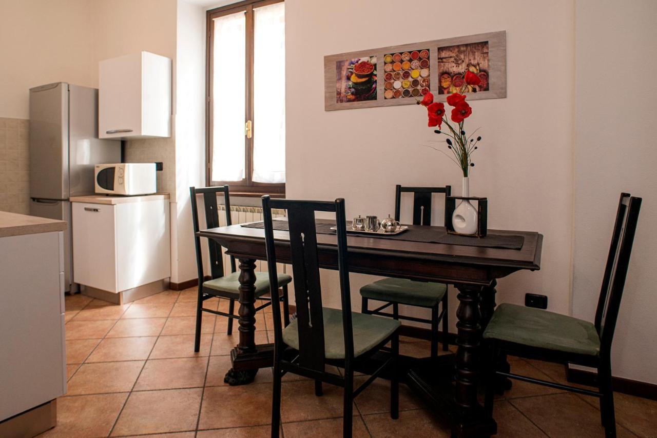 Cortile Del Forno Nel Centro Storico Apartamento Arona Exterior foto
