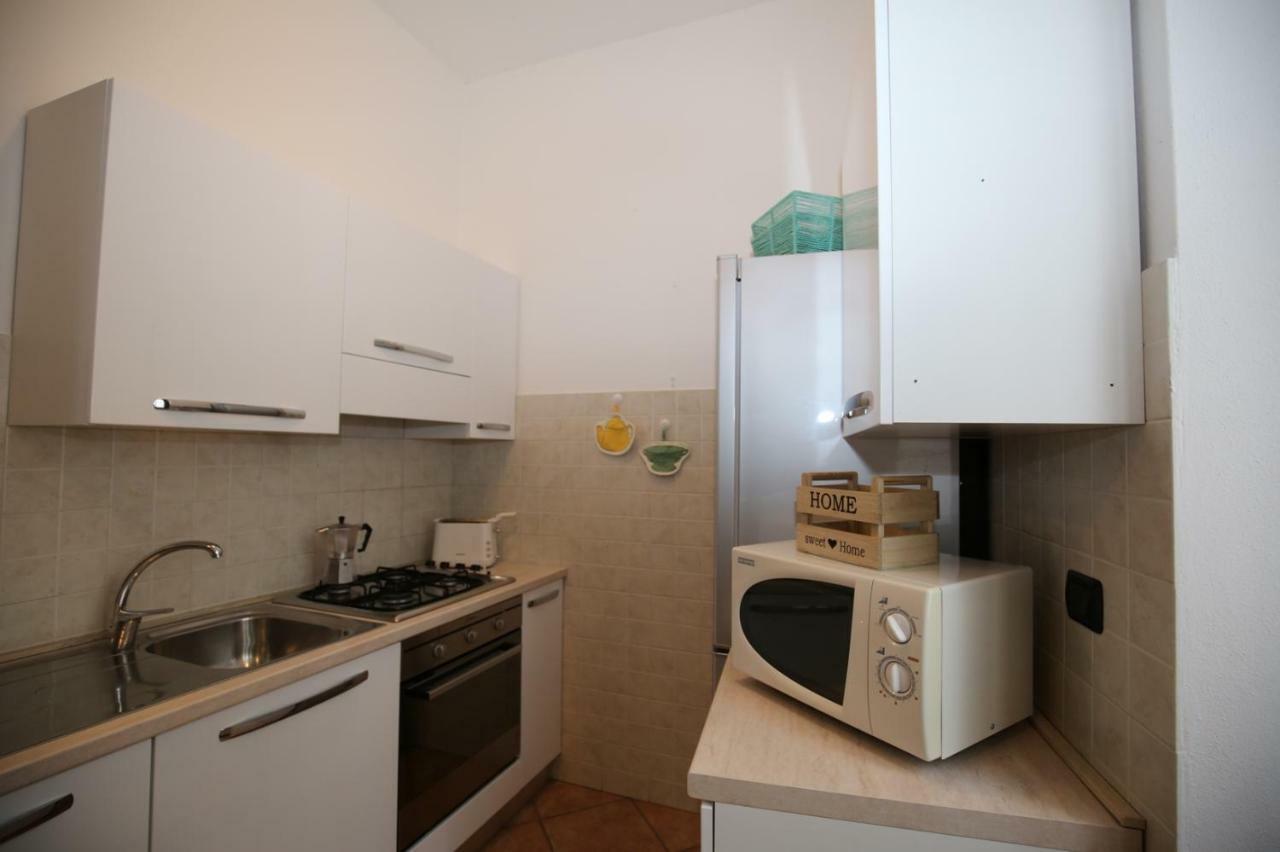 Cortile Del Forno Nel Centro Storico Apartamento Arona Exterior foto