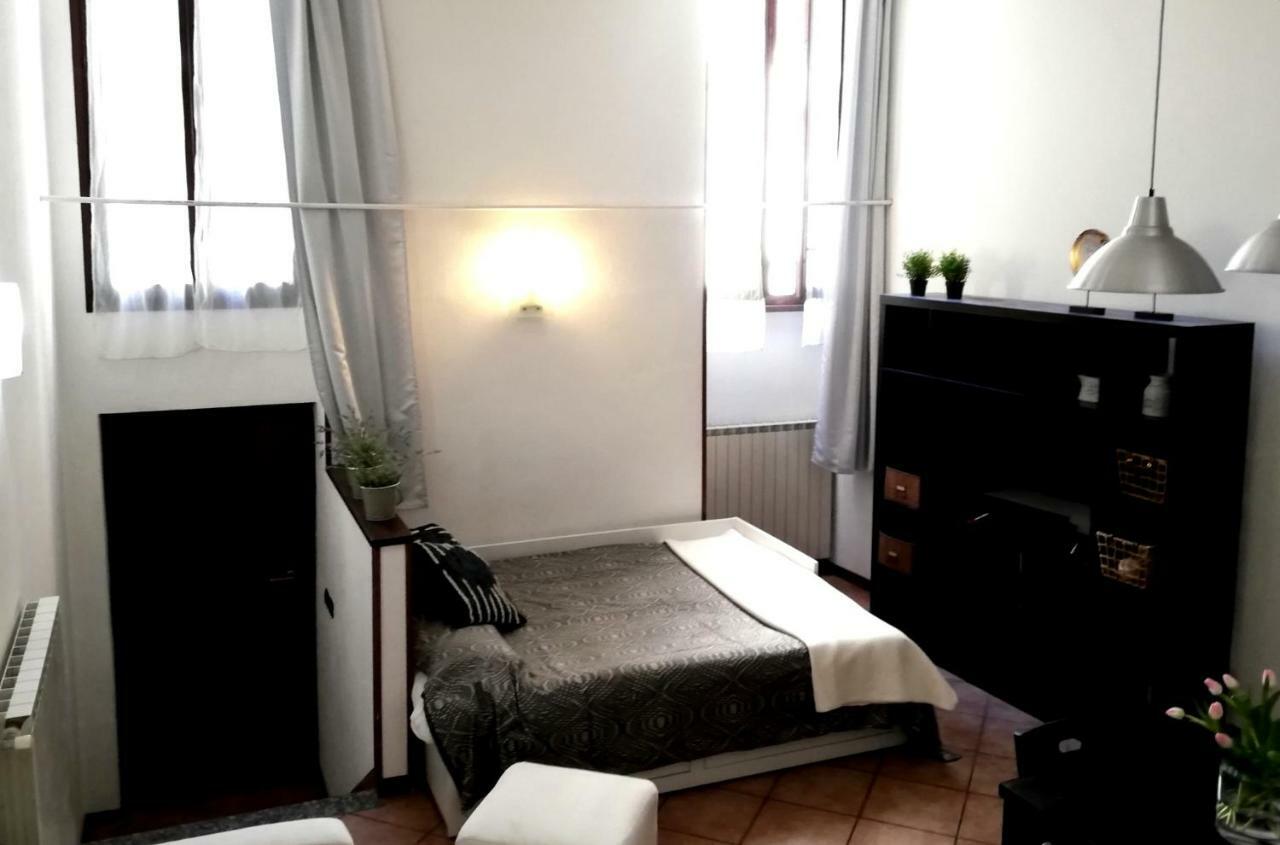 Cortile Del Forno Nel Centro Storico Apartamento Arona Exterior foto