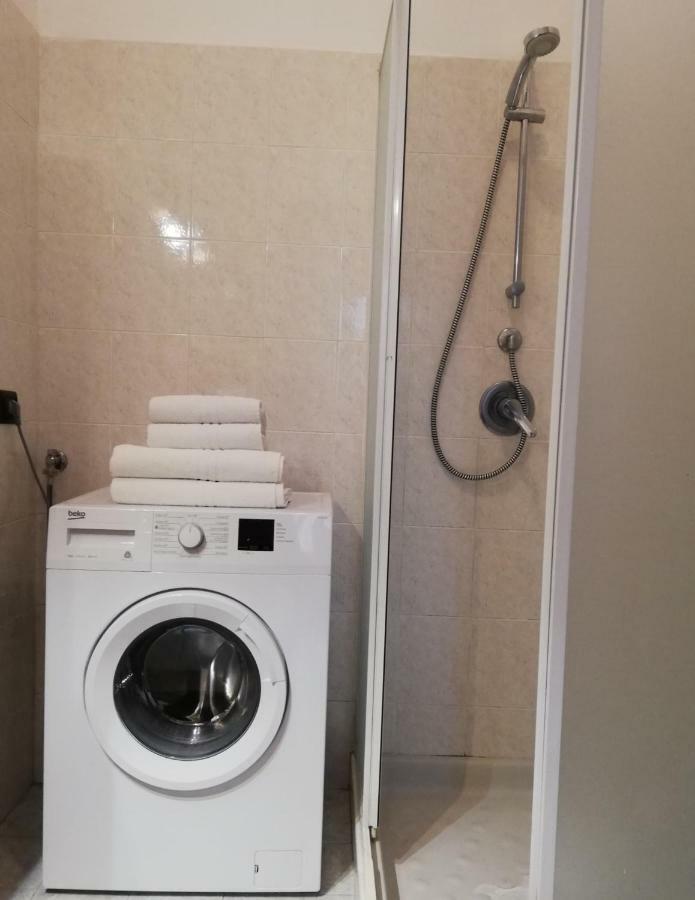 Cortile Del Forno Nel Centro Storico Apartamento Arona Exterior foto