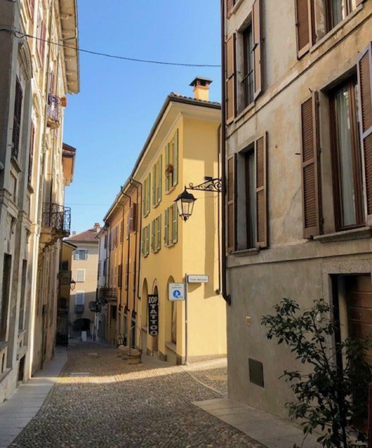 Cortile Del Forno Nel Centro Storico Apartamento Arona Exterior foto