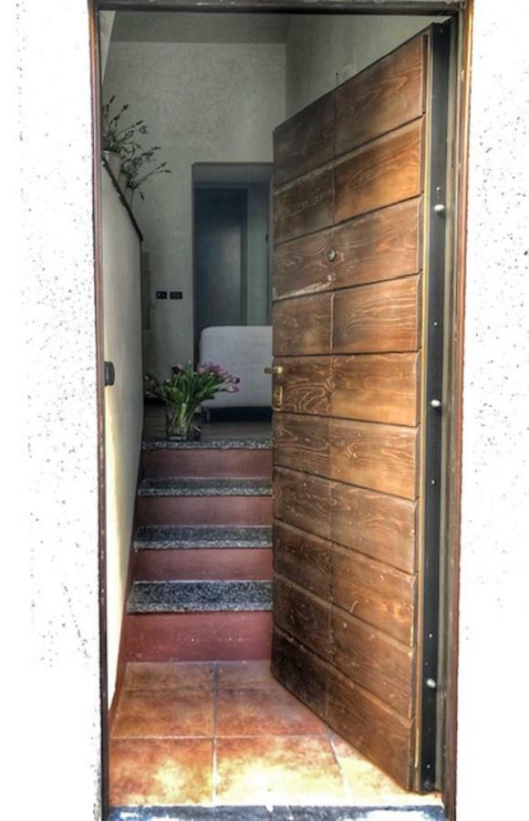 Cortile Del Forno Nel Centro Storico Apartamento Arona Exterior foto