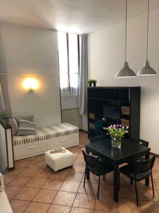 Cortile Del Forno Nel Centro Storico Apartamento Arona Exterior foto